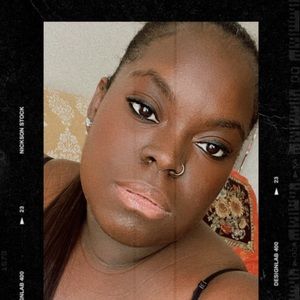 Meet your Posher, Ebony